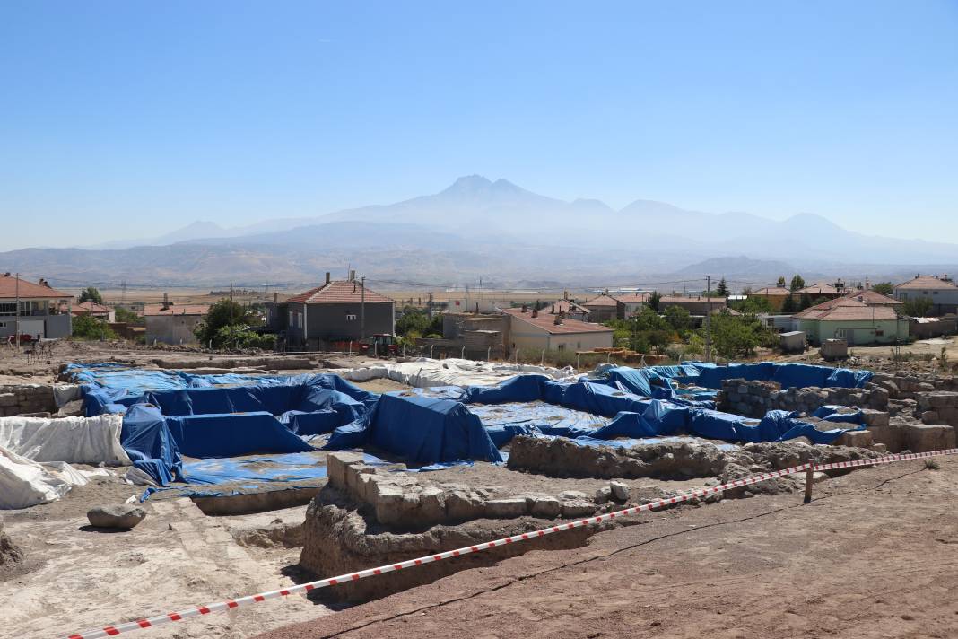 İç Anadolu’nun en büyük mozaik kazısından sürpriz çıktı 17